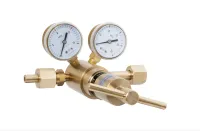 Регулятор баллонный водородный AMFLO R86H-3000R (H2)  латунь  с 2-мя манометрами, давление на входе до 200 бар. PRV. произв 30м3/час / Regulator R86H-3000R relief valve